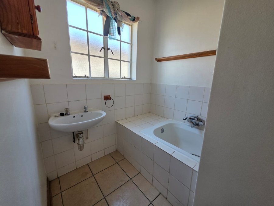 2 Bedroom Property for Sale in Kannoniers Park North West